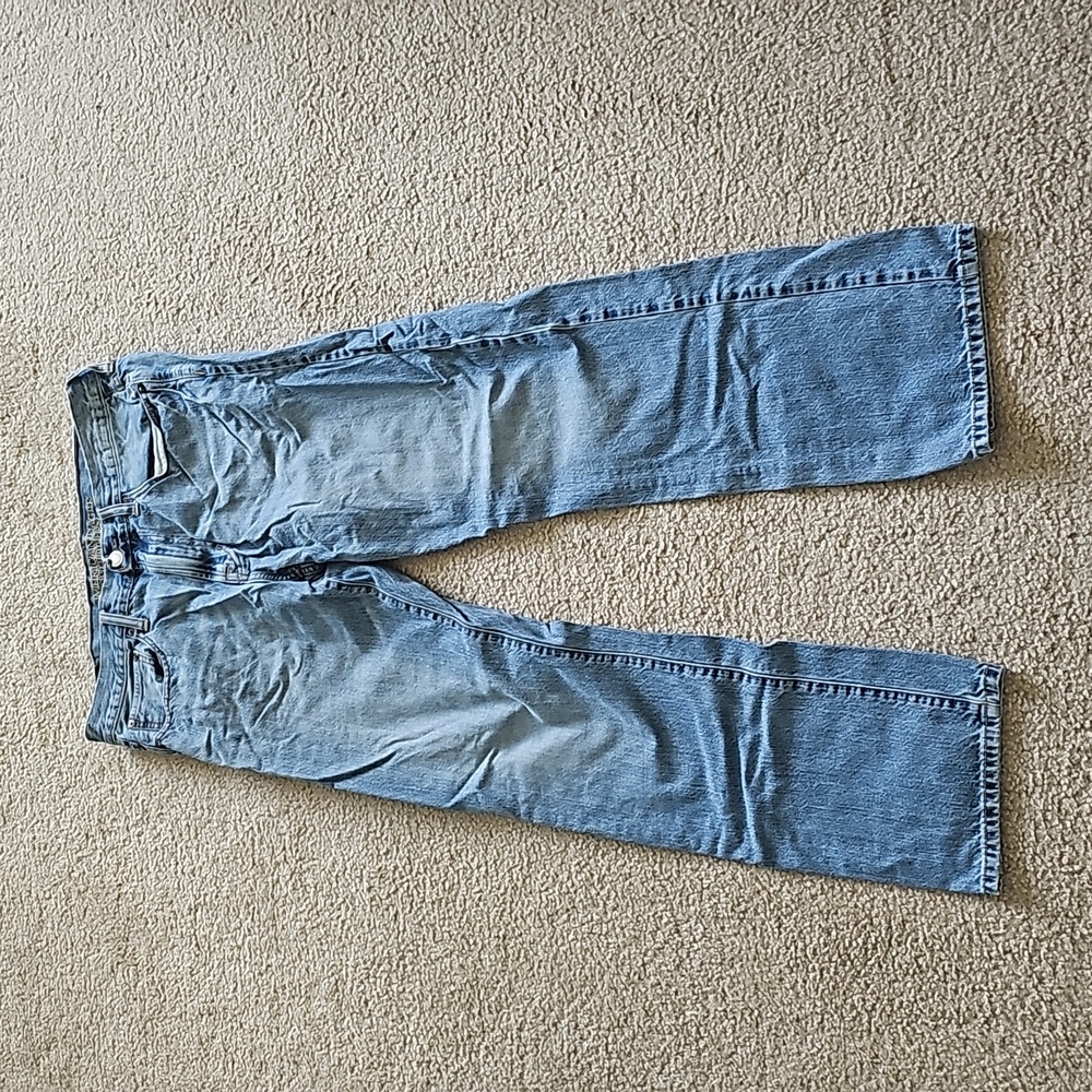 American eagle relaxed straight distressed light blue denim jeans size 33/32